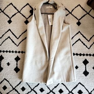 Main Street Apparel Boutique  Womens Fleece Vest in Ivory Size XL